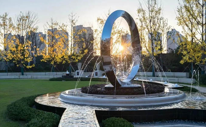 不锈钢水景雕塑：为何越来越受欢迎