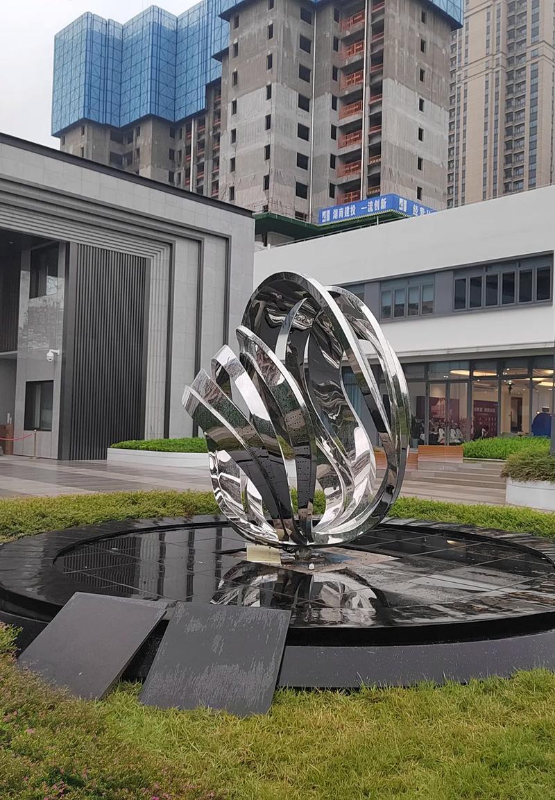 寻找可靠玻璃钢雕塑制造商？这些重要信息你需了解